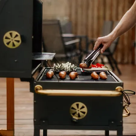 Pod Wzgorzem Z Sauna, Jacuzzi I Basenem Vila *