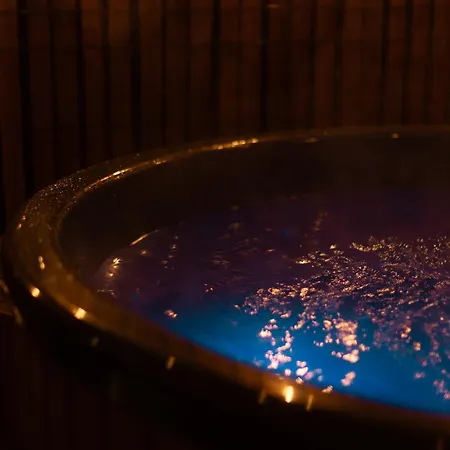 Pod Wzgorzem Z Sauna, Jacuzzi I Basenem וילה *